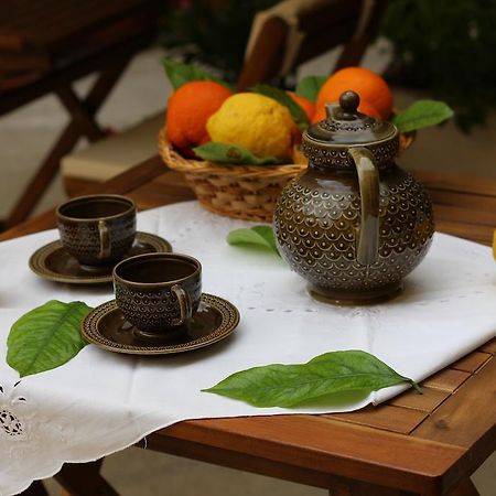 クアルトゥッチュ Fiori E Limoni Bed & Breakfast エクステリア 写真
