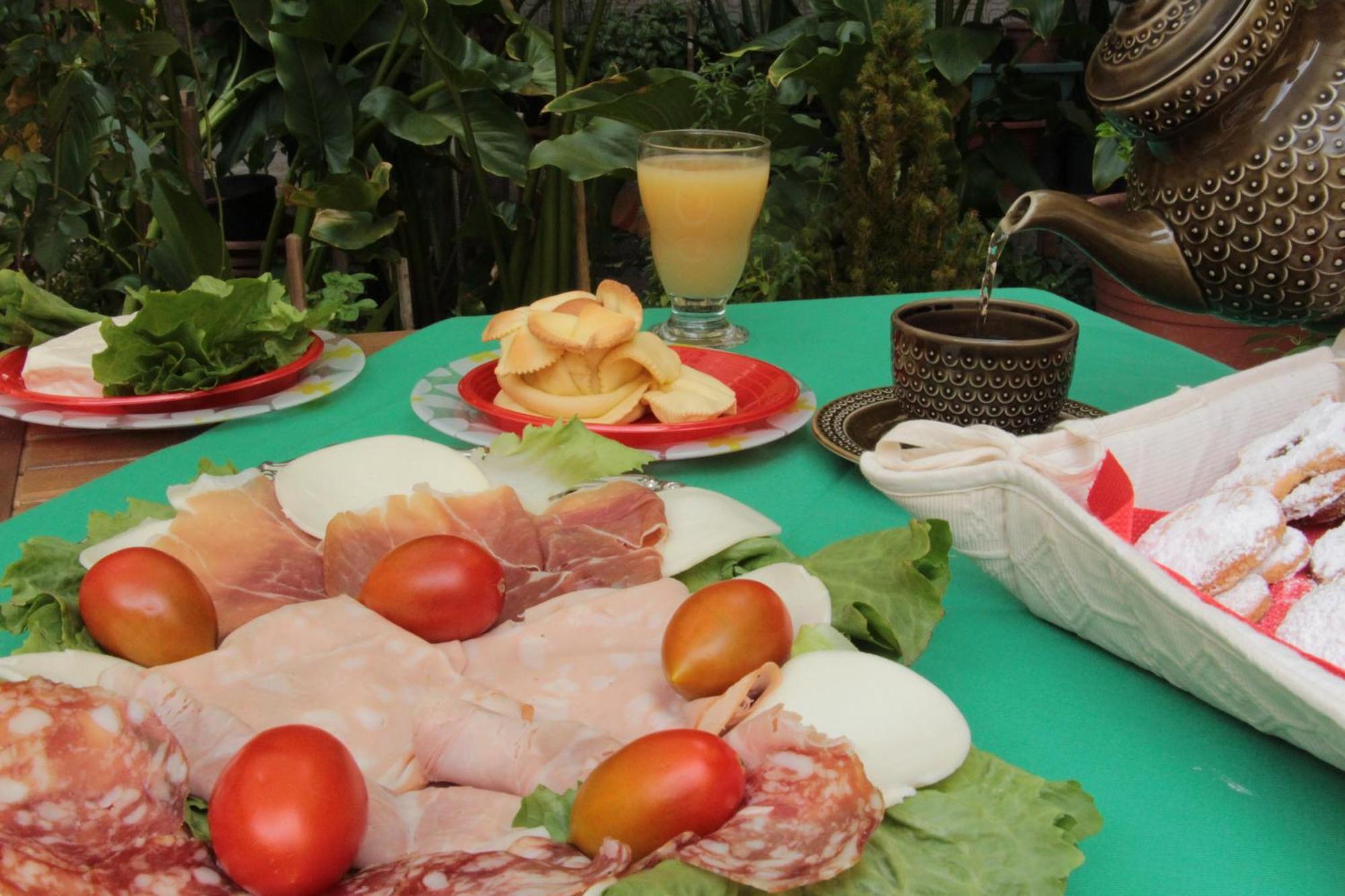 クアルトゥッチュ Fiori E Limoni Bed & Breakfast エクステリア 写真