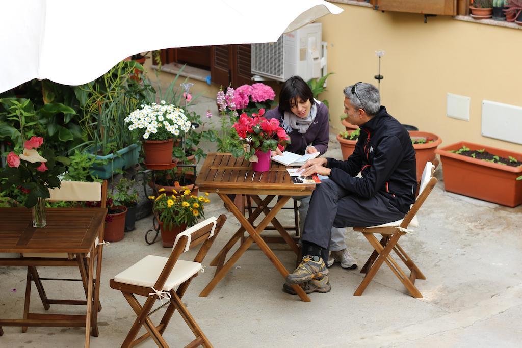 クアルトゥッチュ Fiori E Limoni Bed & Breakfast エクステリア 写真