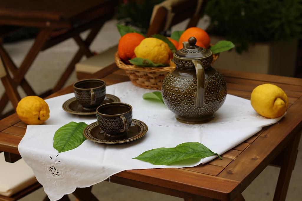 クアルトゥッチュ Fiori E Limoni Bed & Breakfast エクステリア 写真