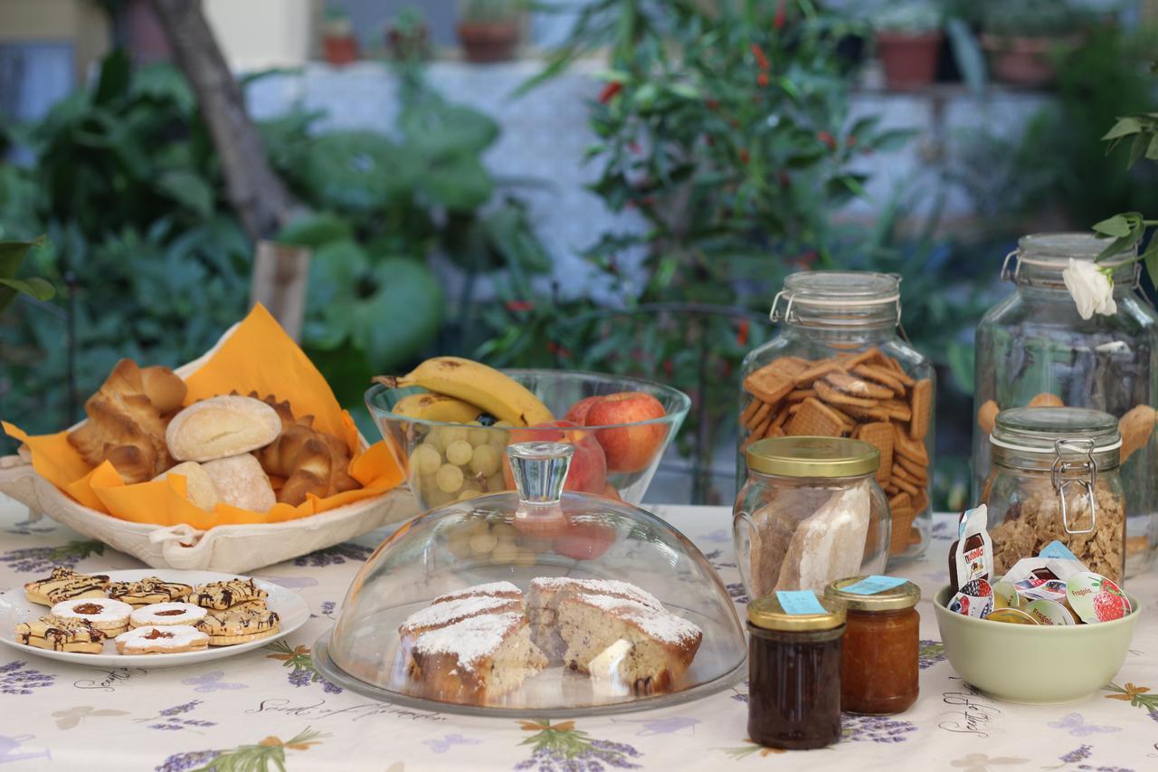 クアルトゥッチュ Fiori E Limoni Bed & Breakfast エクステリア 写真