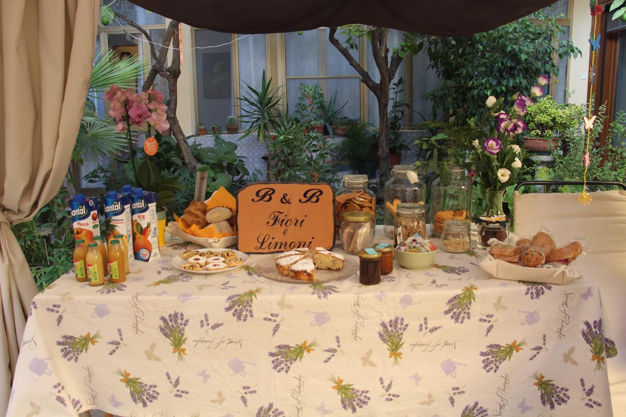 クアルトゥッチュ Fiori E Limoni Bed & Breakfast エクステリア 写真