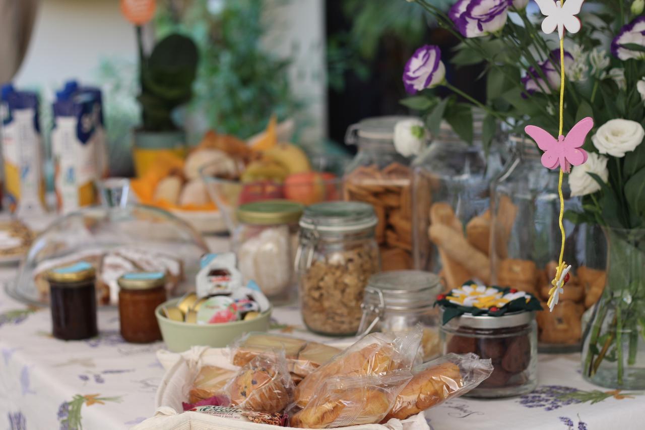 クアルトゥッチュ Fiori E Limoni Bed & Breakfast エクステリア 写真